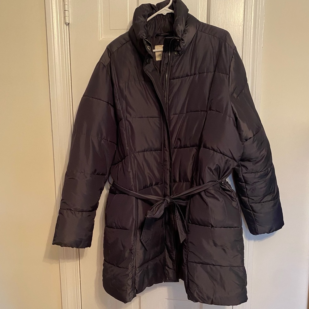 Mid-length puffy coat